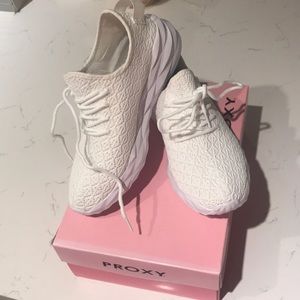 Proxy sport shoes white color size 8